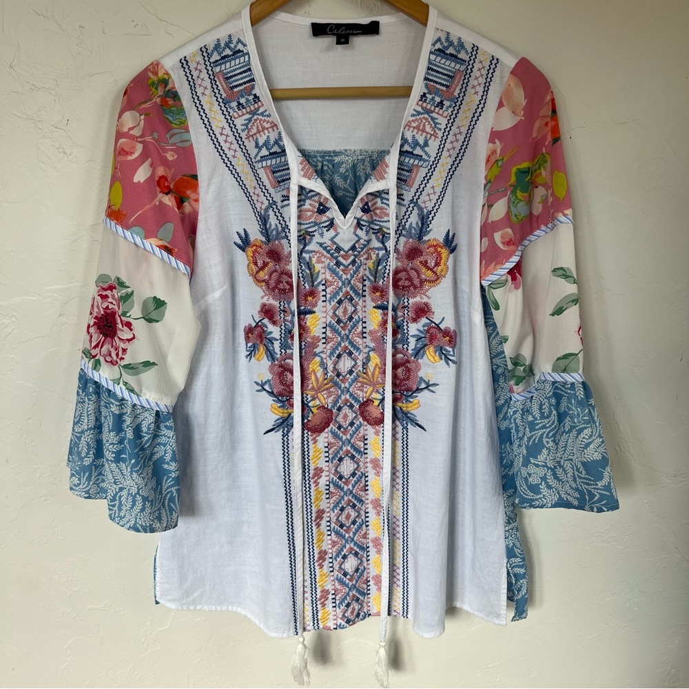 Calessa Brand Floral Embroidered Boho 3/4 Sleeve Tunic Shirt Womens Size Small